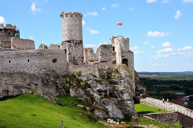 Private Guided Tour to Trail of the Eagles Nests from Krakow - Ogrodzieniec, the dramatic final castle stop