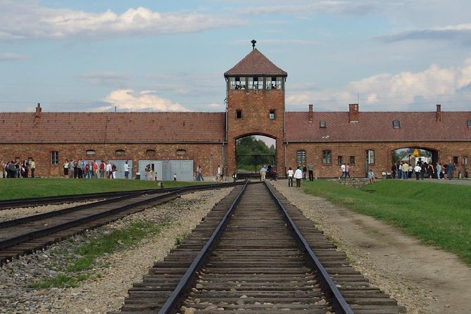 Private Tour to Auschwitz & Birkenau from Katowice - Auschwitz I: blocks, evidence, and the Wall of Death
