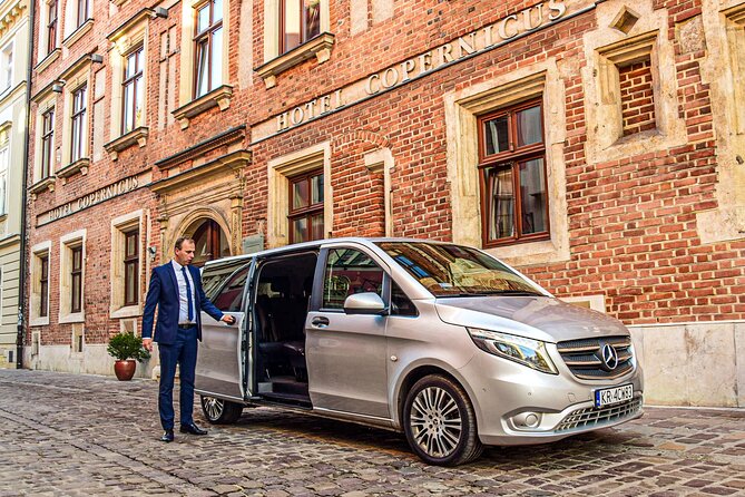 Private Transfer from/to the Krakow Airport - What the airport pickup actually looks like