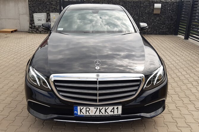 Private transfer: Krakow Airport - Krakow City - A private car that works best for small groups