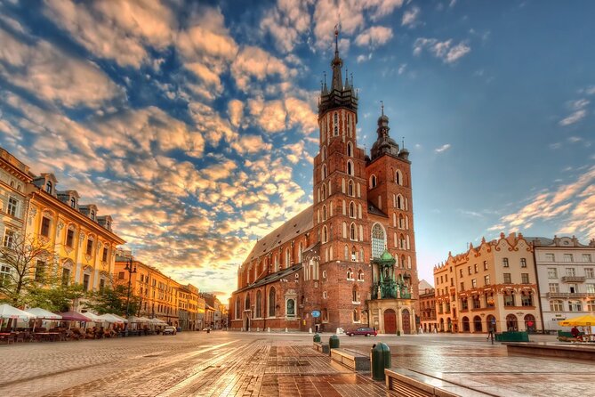 Private Transfer: Krakow Airport to Krakow City Center Vice Versa - The 20 to 30-minute ride into Krakow