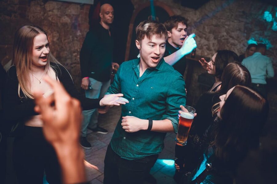 Pub Crawl - 1-hour Open Bar then Vip to 5 Clubs - Krakow - Why the group size can affect your night