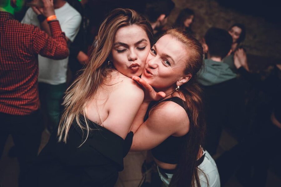 Pub Crawl - 1-hour Open Bar then Vip to 5 Clubs - Krakow - What the $34 price really covers
