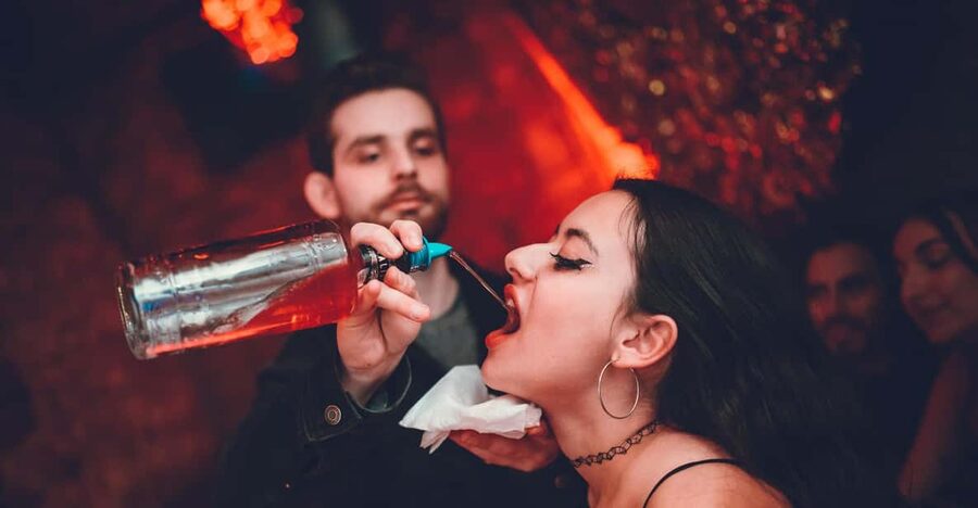 Pub Crawl - 1-hour Open Bar then Vip to 5 Clubs - Krakow - Who should book this Krakow night out