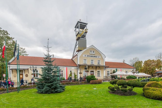 Salt Mine Guided Tour from Krakow (hotel pick up) - What the three-hour guided route feels like