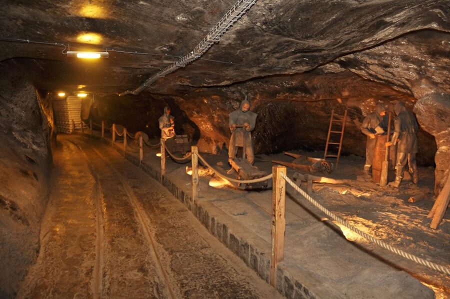 Salt Mine Wieliczka & Lunch & Schindler’s Factory Tour - Schindler’s Factory and Krakow under Nazi occupation
