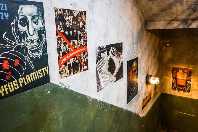 Schindler's Factory -Guided Tour - Crowds, room size, and the headset problem