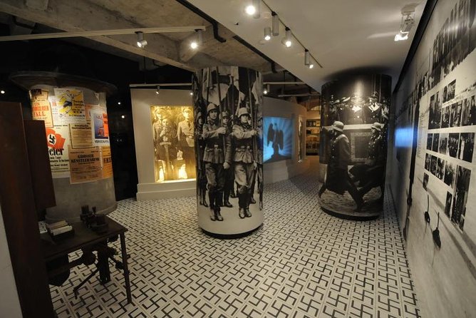 Schindler's List - Oskar Schindler Factory Museum Guided Tour - What you actually see inside