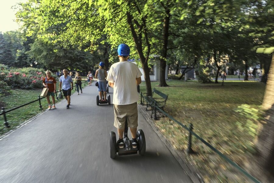 Segway Tour Krakow: Full Tour (Old Town + Jewish Quarter) - What the three-and-a-half-hour format gives you