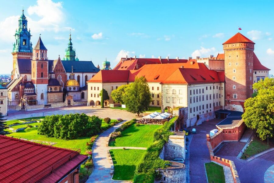 Skip-the-Line Wawel Castle Chambers Private Tour - Two hours inside the State Rooms