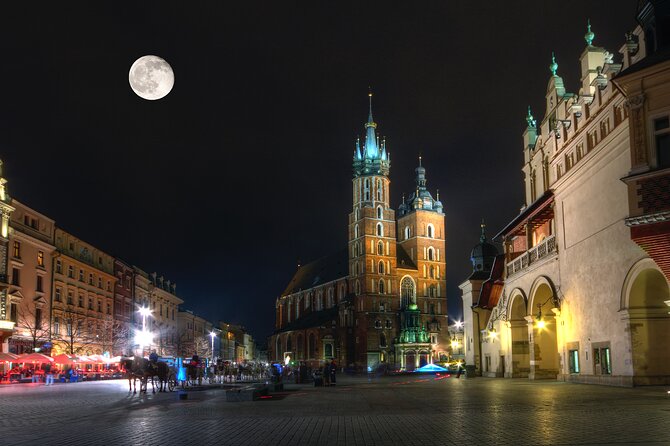 Small-group Rynek Underground Museum Guided Tour in Krakow - Krakow’s medieval market is still above your head