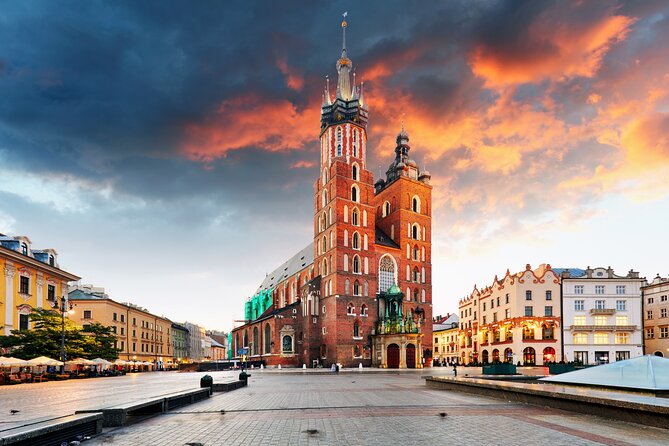 Small-group Rynek Underground Museum Guided Tour in Krakow - Going below the Main Market Square