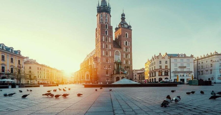 St. Mary's Basilica and more - a short walk with a guide - The Main Square puts Krakow’s center within reach