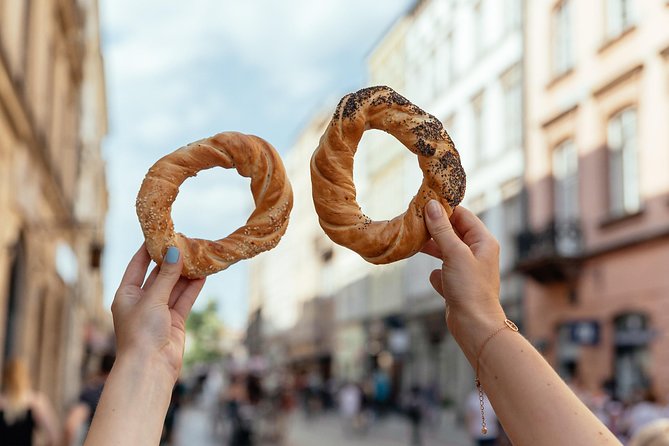 The 10 Tastings of Krakow With Locals: Private Food Tour - Why a private food walk works well in Krakow