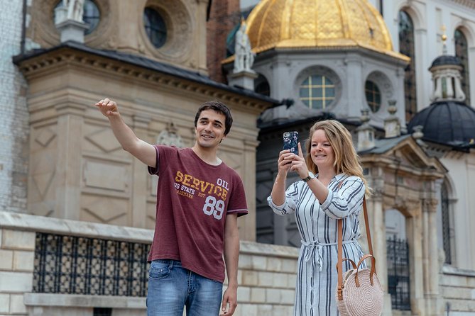 The Heart of Krakow: Old Town & Wawel Castle Private Tour - What a 90-minute private tour really gives you