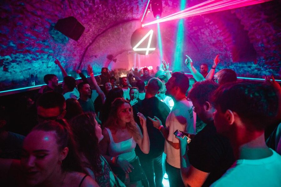 VIP Club Entry and Booth Booking - The welcome drink sets the tone