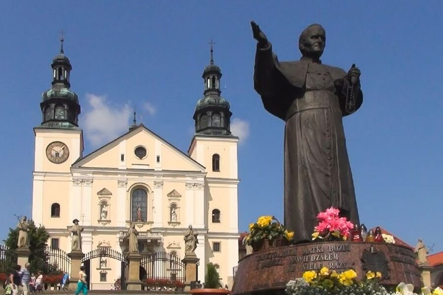 Wadowice, Kalwaria and Lagiewniki: John Paul II Tour - Should you book the Wadowice, Kalwaria, and Łagiewniki tour?