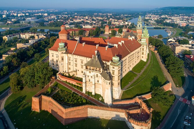 Wawel Castle and Cathedral with St Mary Basilica tour - Why Wawel Hill Makes a Strong Starting Point