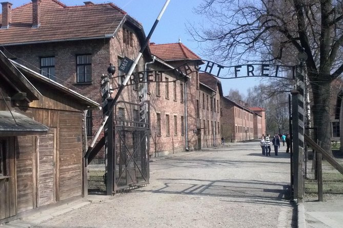 Wheelchair accessible PRIVATE transfer to Auschwitz - Birkenau - The ride to Birkenau and the one-hour visit