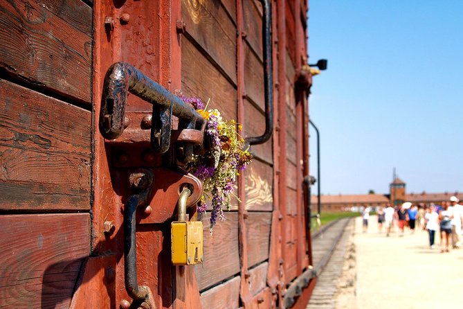 Wheelchair accessible PRIVATE transfer to Auschwitz - Birkenau - What the driver can and cannot do