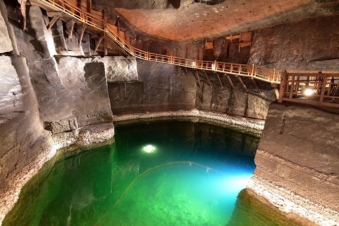 Wieliczka Salt Mine: 4-Hour Guided Tour from Krakow - How the guide and pace affect the visit