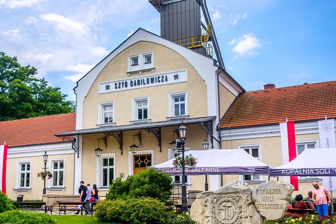 Wieliczka Salt Mine guided tour from Krakow with pickup options - The 2.5-hour route below ground