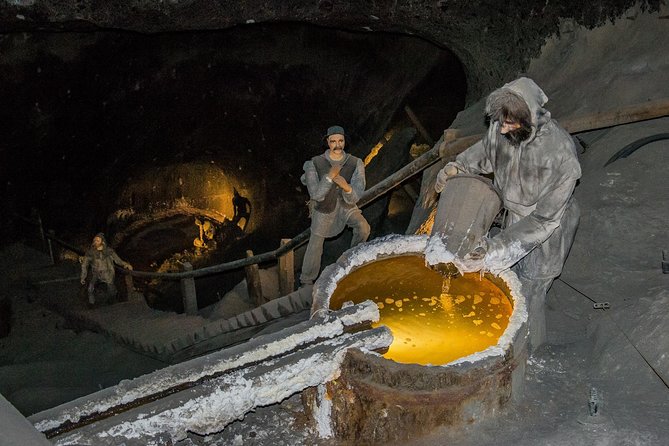 Wieliczka Salt Mine Guided Tour with Transport from Krakow - Entering the mine and starting the walking route