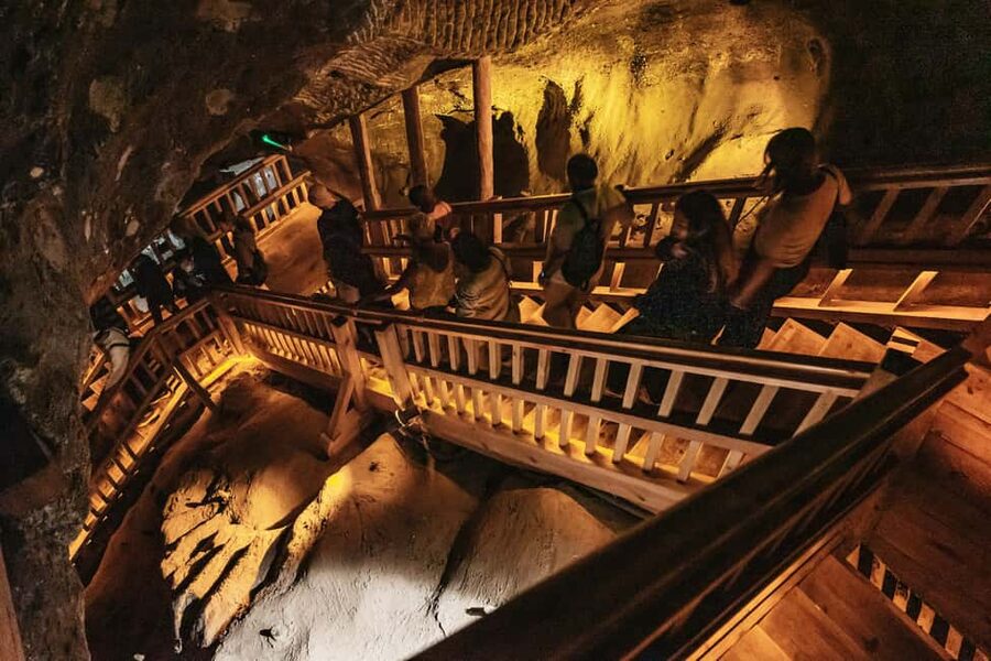 Wieliczka Salt Mine Tour from Kraków – Skip the Line Entry - What the guide adds to the visit