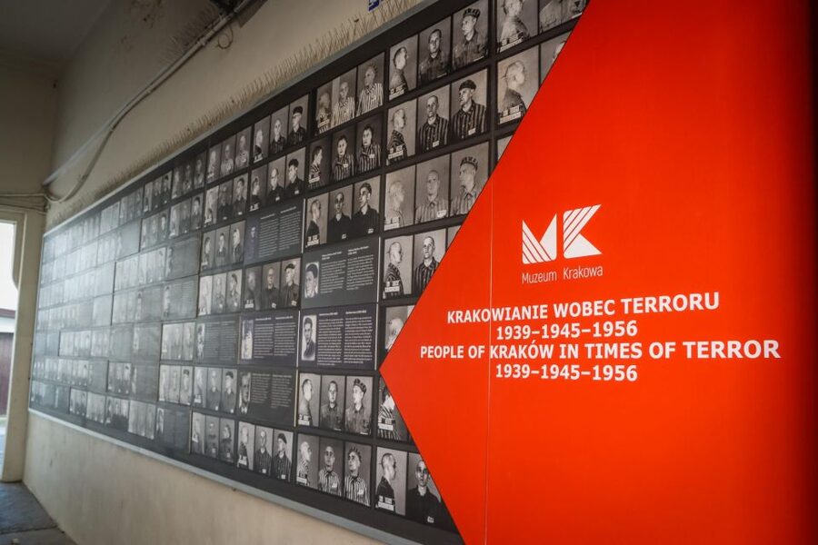 World War II in Krakow Walking Tour in English - Stories of resistance and silent heroes