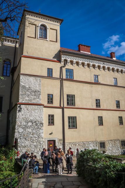 World War II in Krakow Walking Tour in English - The guide can make or break this subject