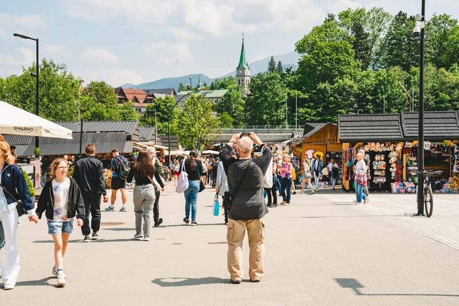 Zakopane & Tatra Mountains from Krakow – Guided Tour - The road south takes about 90 minutes