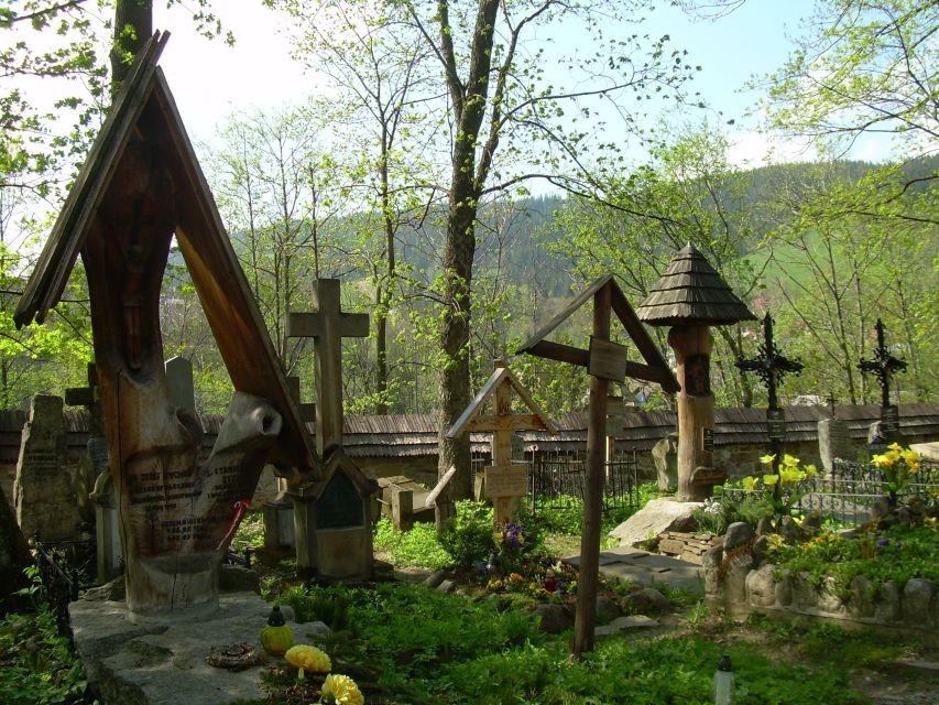 Zakopane & Tatra Mountains Private Full-Day Tour from Krakow - Krupówki Street, lunch, and the busy heart of Zakopane